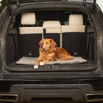 Embark on the perfect pet travel with our luxury Travel Mat in Pewter Herringbone. Featuring a Carry handle for on the move once Rolled up for easy storage, can be used as a seat cover, boot mat or travel bed! Available now at Lords & Labradors