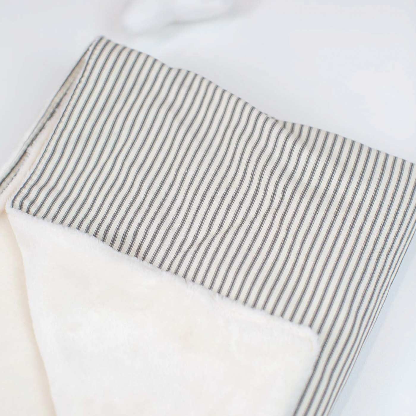  Super Soft Sherpa & Teddy Fleece Lining, Our Luxury Cat & Kitten Blanket In Stunning Regency Stripe I The Perfect Cat Bed Accessory! Available Now at Lords & Labradors