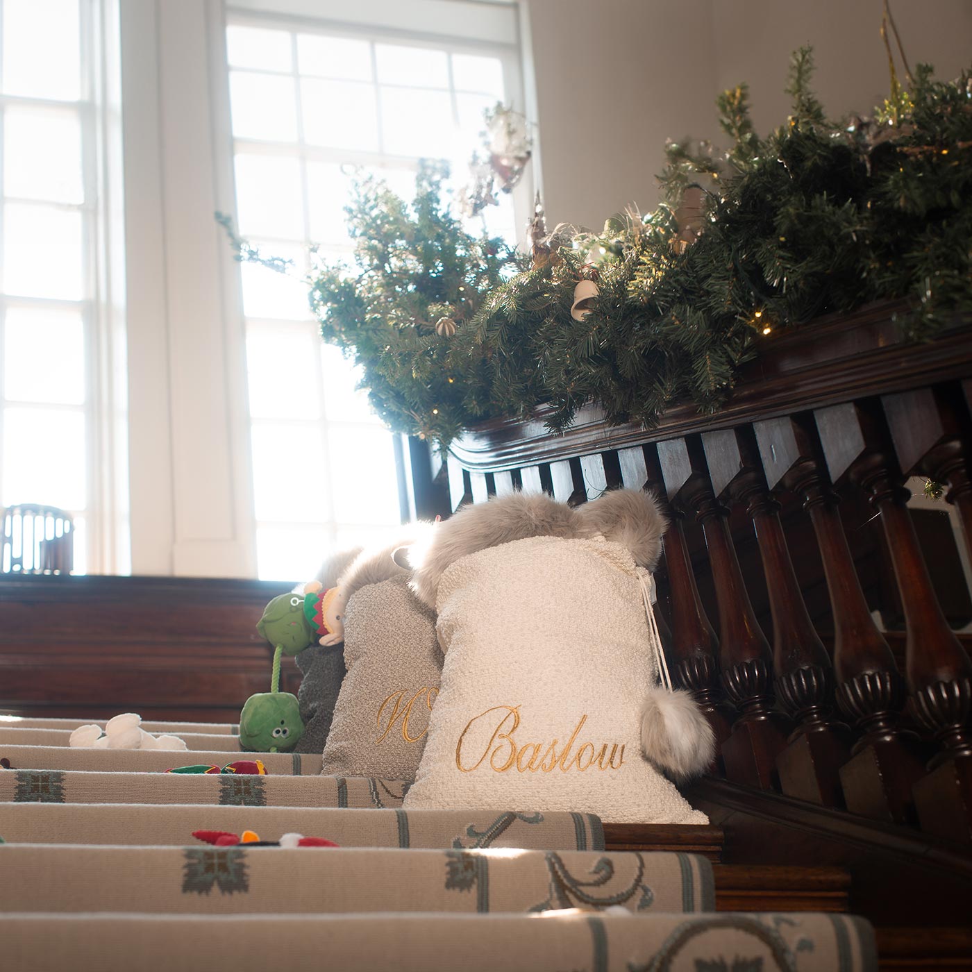 Gift your furry friend the perfect pet Christmas gift with our beautifully crafted Christmas Santa sack, fill and gift your pet this festive holiday with the most wholesome gifts for Christmas! Available now in stunning Granite Boucle at Lords & Labradors