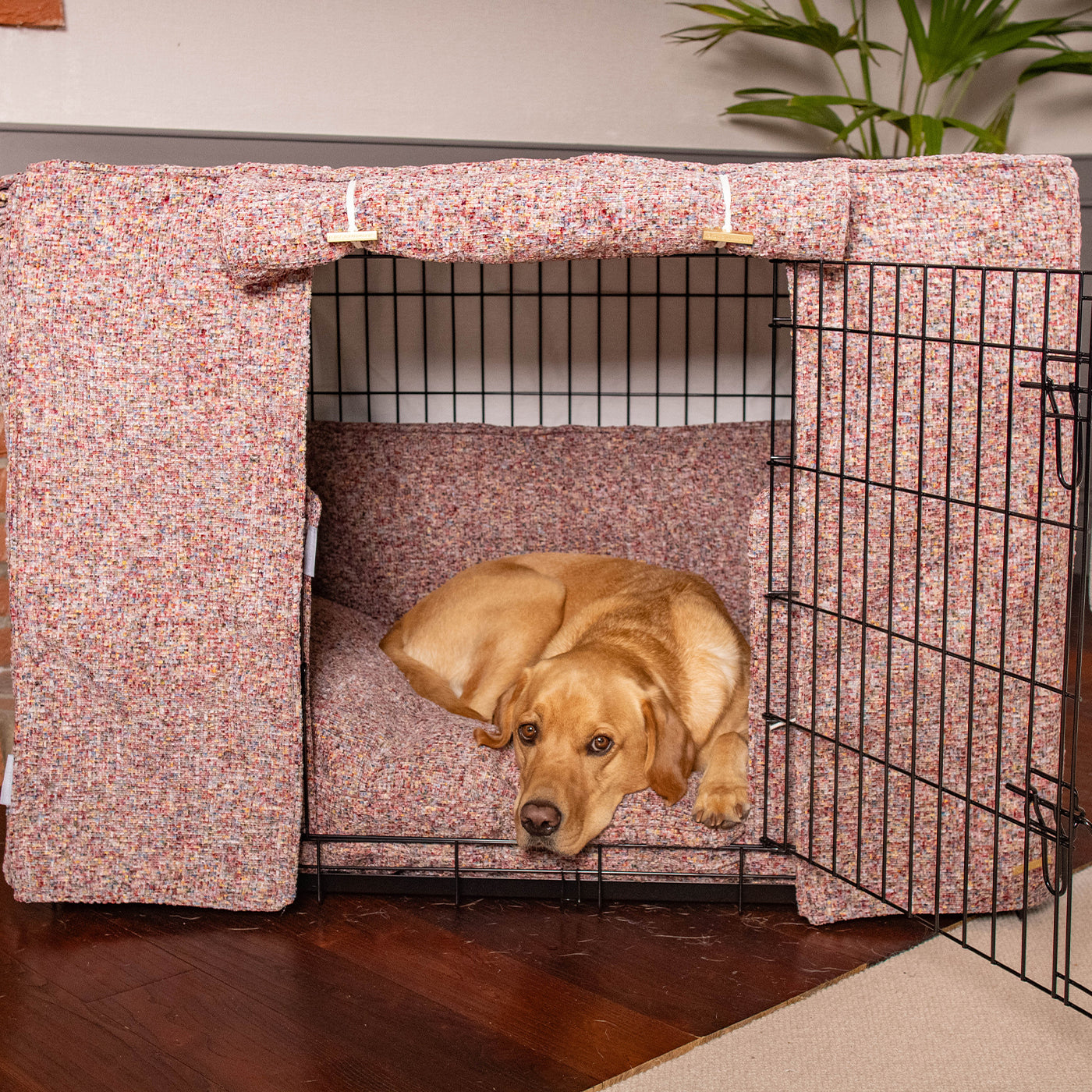 A closer look at Soft Large Dog Crate Set With Double Mattress And Easel
