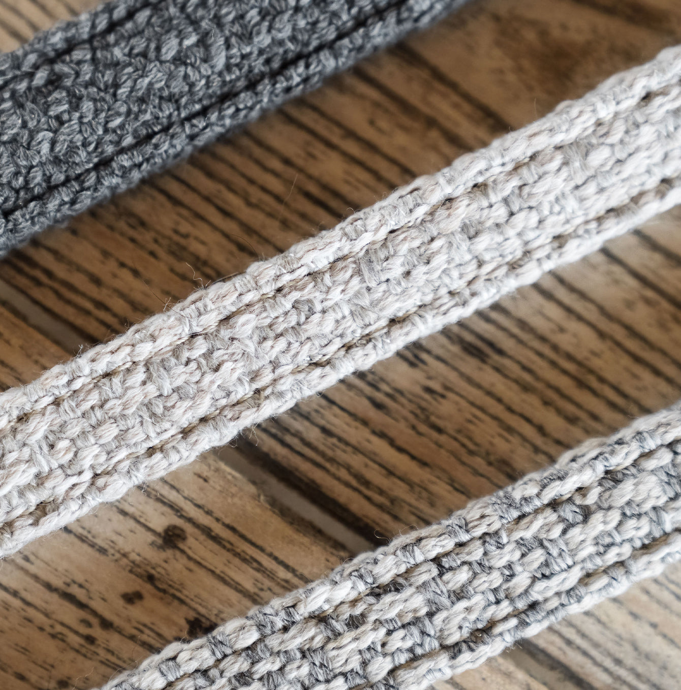 Discover dog walking luxury with our handcrafted Italian Herdwick dog lead in beautiful graphite with woven dark grey fabric! The perfect lead for dogs available now at Lords & Labradors