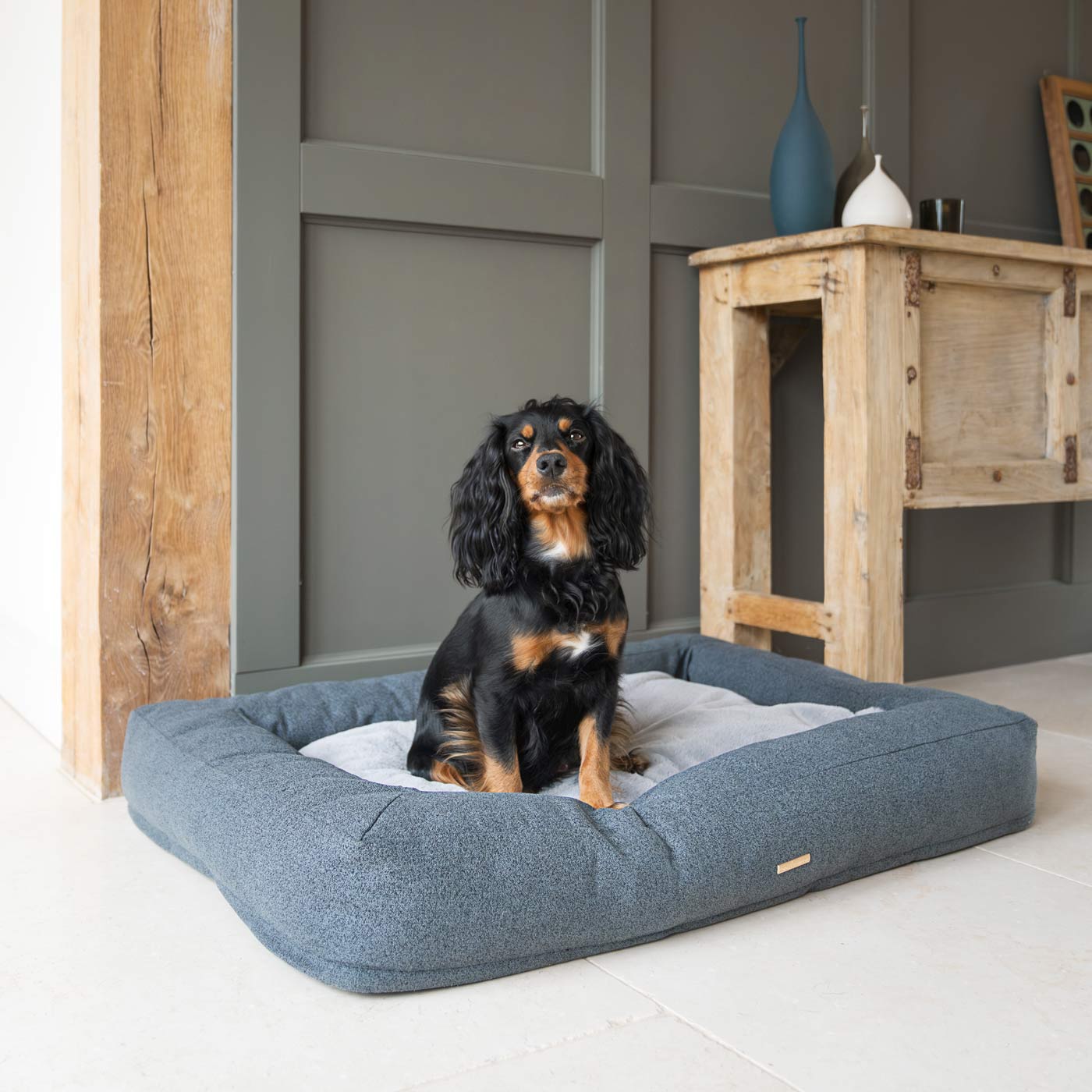 Discover Our Luxurious Comfort Cube Dog Bed in Anthracite (Navy), featuring Removable covers for easy machine washing and a non slip wipeable base. This super soft pet bed offers the ultimate comfort to your furry friend! Bringing Your Canine Companion The Perfect Bed For Dogs To Curl Up To! Available Now at Lords & Labradors