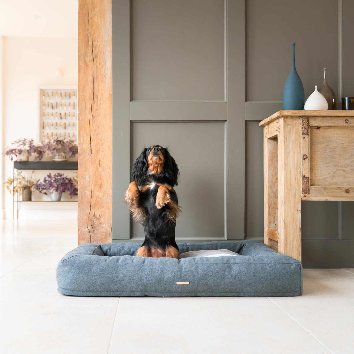 Comfort Cube Dog Bed Anthracite | Luxury Dog Beds | Lords & Labradors