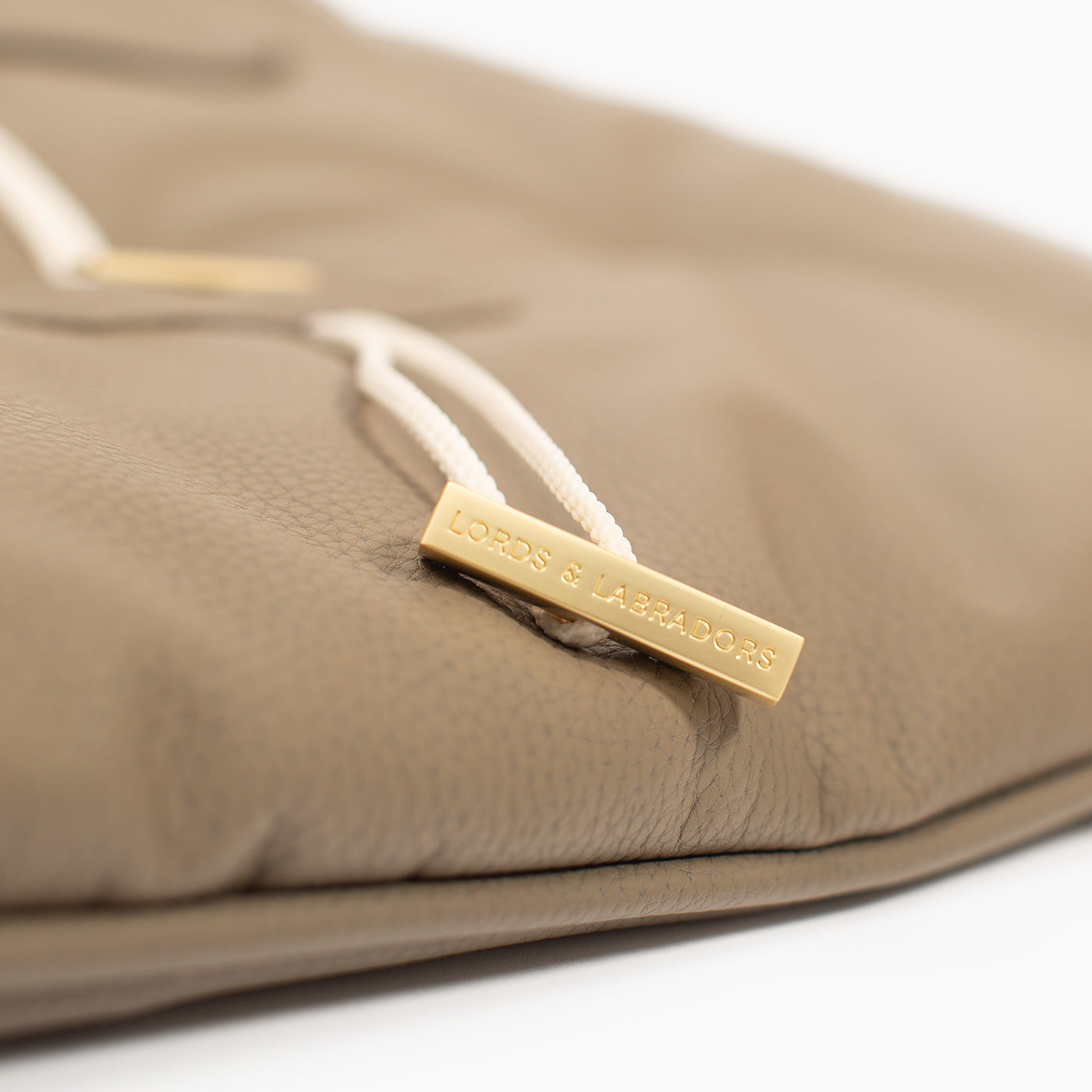 Lords & Labradors Travel Mat in Camel Rhino Faux Leather