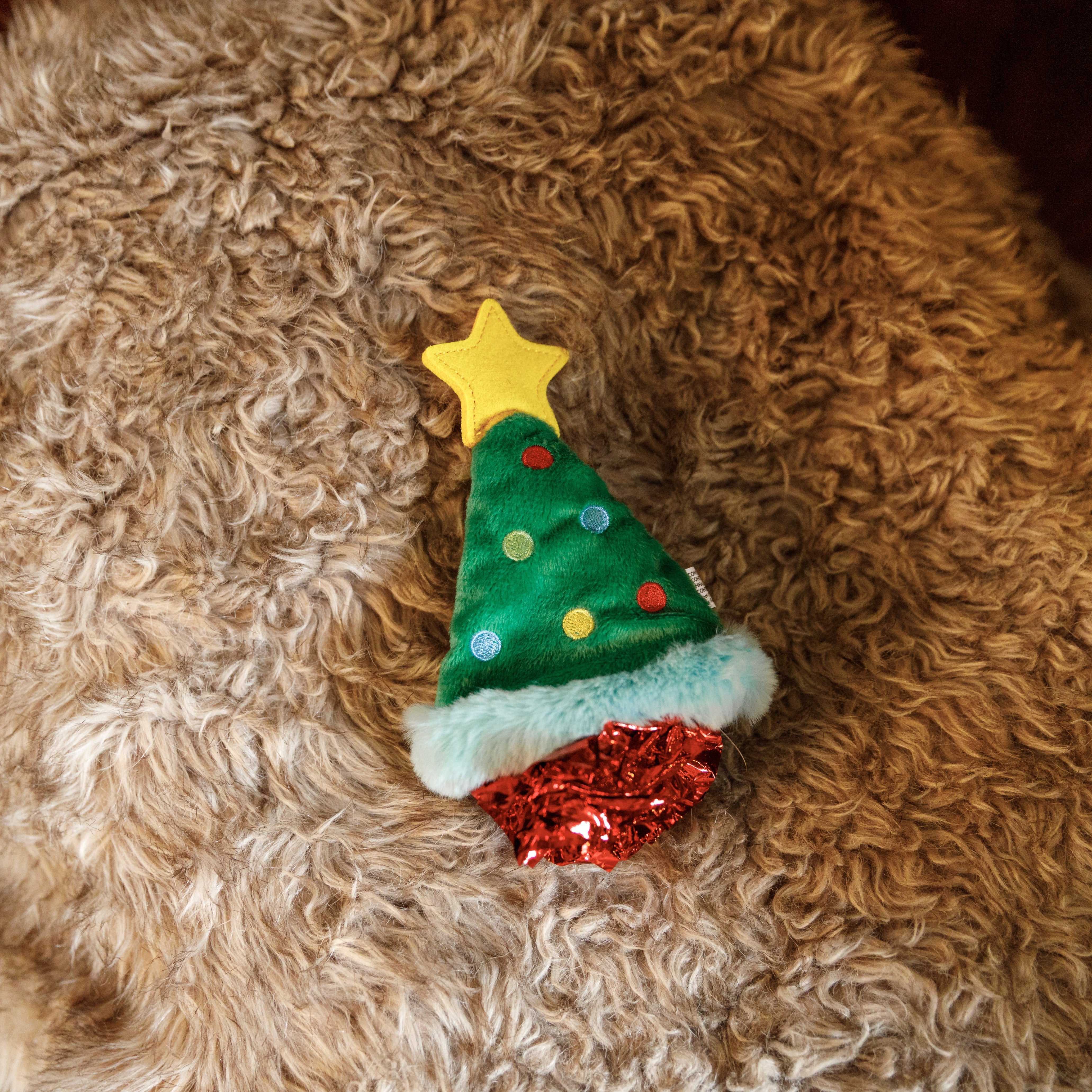 Sandpapper Tree KONG Holiday Crackles Christmas Tree | Cat Toys | Lords and Labradors ...