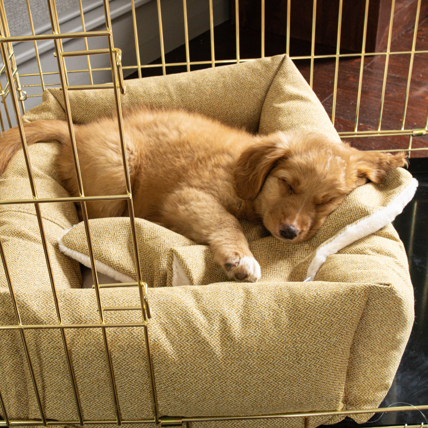 Cosy & Calming Puppy Crate Bed With Removable Covers In Honeysuckle Orkney Tweed by Lords & Labradors