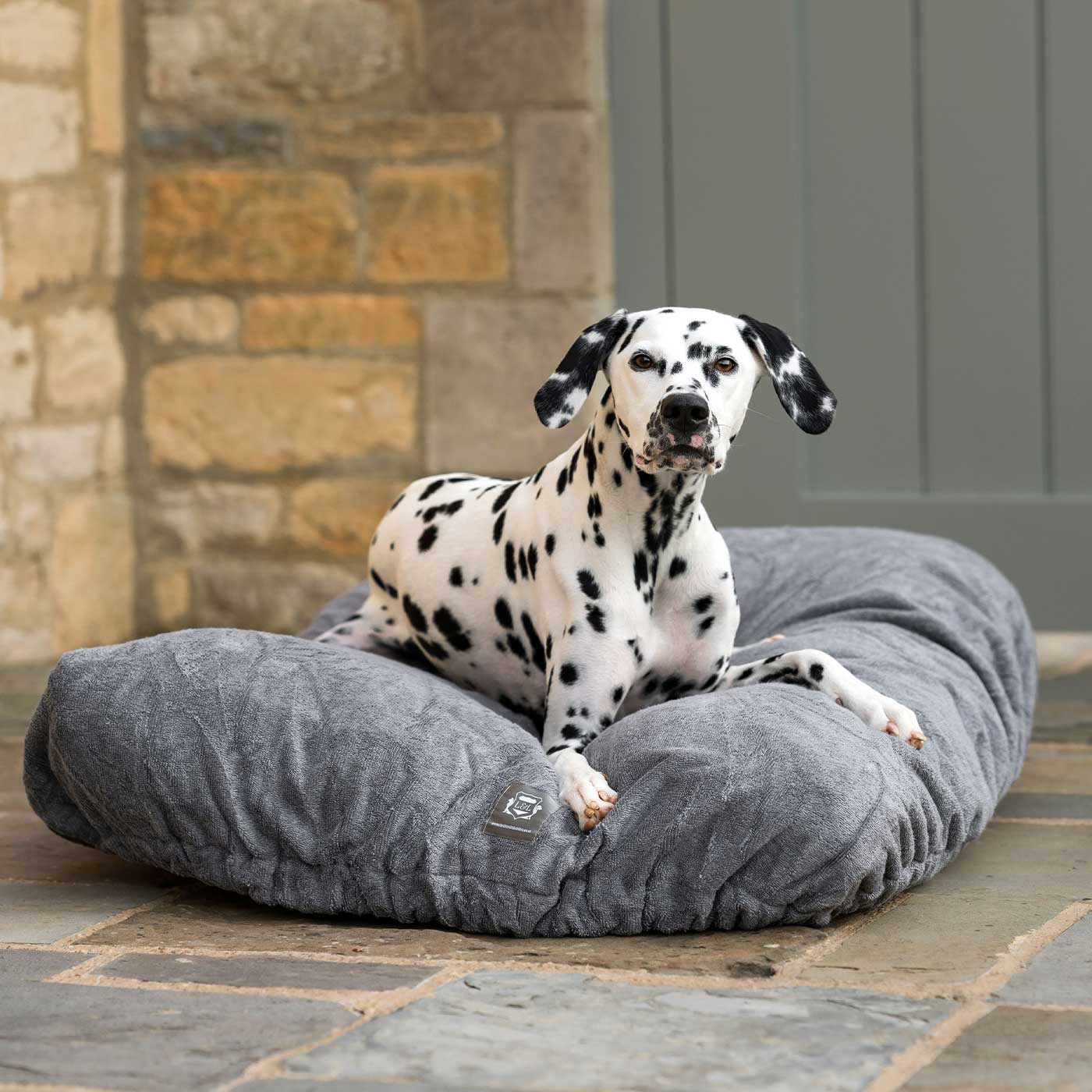Introducing the ultimate bamboo dog drying cushion cover in beautiful grey Gun Metal, made from luxurious bamboo to aid sensitive skin featuring elasticated hem for a snug fit with super absorbent material for easy pet drying! Available now at Lords & Labradors In three sizes and four colours to suit all breeds! 