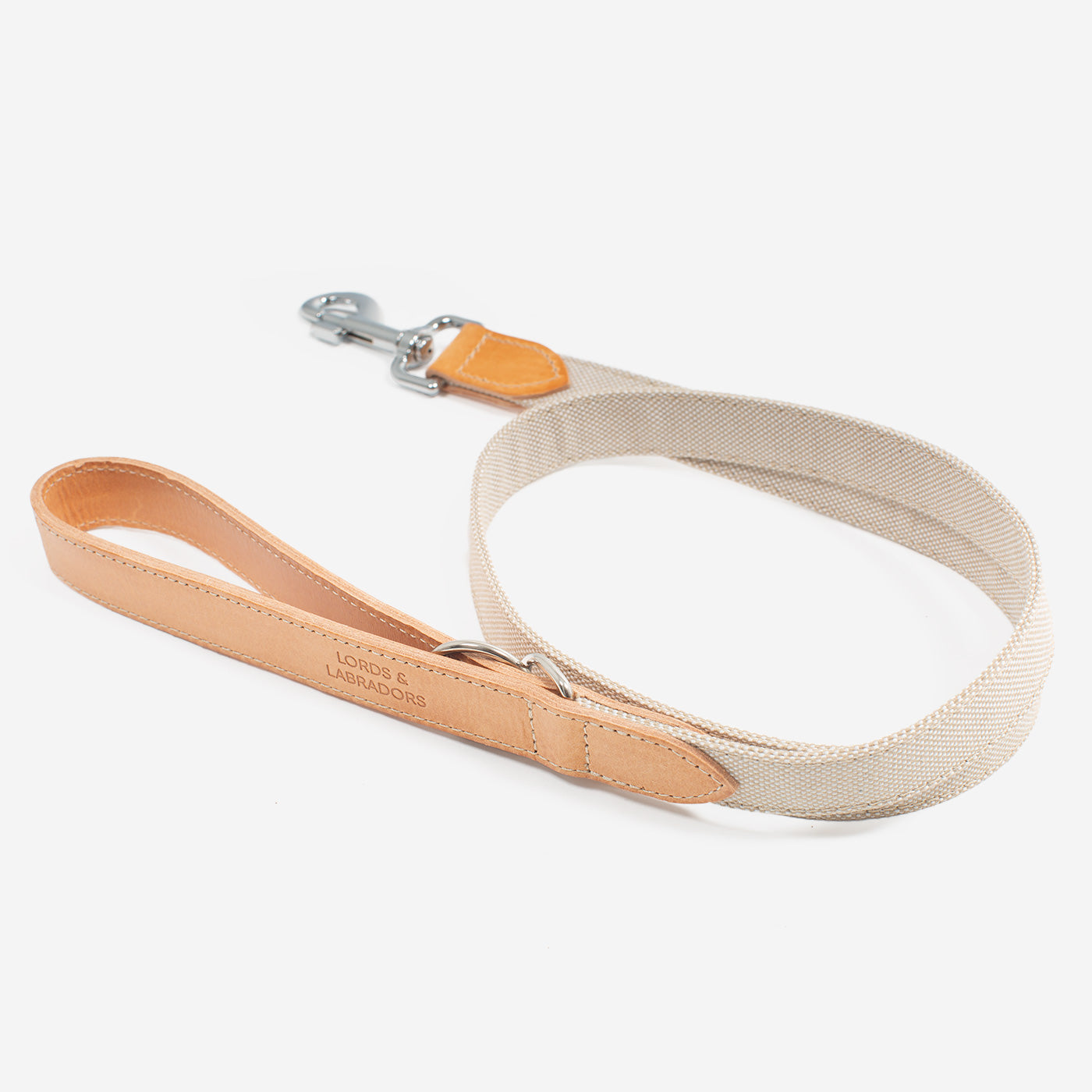 Discover dog walking luxury with our handcrafted Italian dog lead in beautiful essentials twill cream linen with cream fabric! The perfect lead for dogs available now at Lords & Labradors 