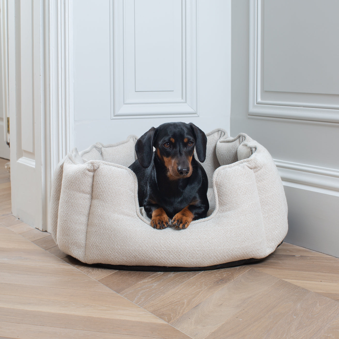 Discover Our Luxurious High Wall Bed For Dogs, Featuring inner pillow with plush teddy fleece on one side To Craft The Perfect Dogs Bed In Stunning Natural Herringbone Tweed! Available To Personalise Now at Lords & Labradors 