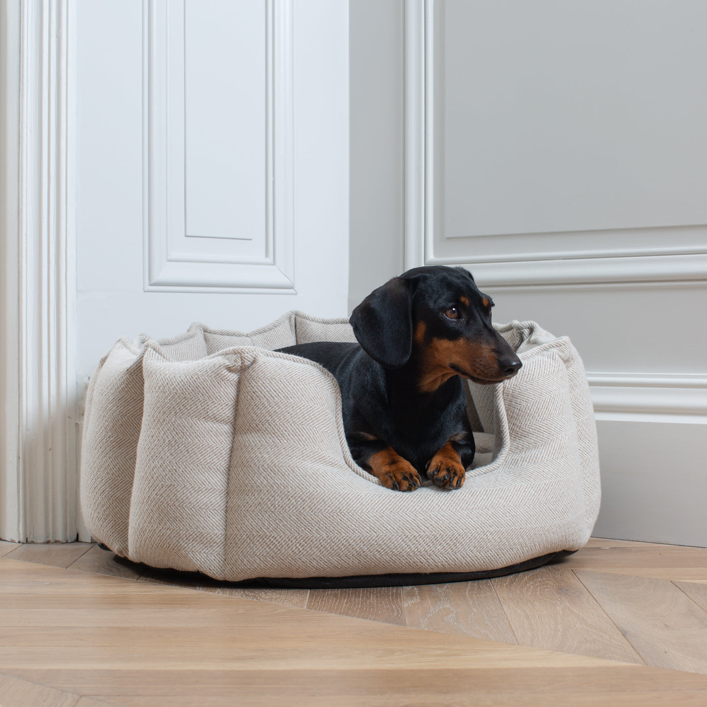 Discover Our Luxurious High Wall Bed For Dogs, Featuring inner pillow with plush teddy fleece on one side To Craft The Perfect Dogs Bed In Stunning Natural Herringbone Tweed! Available To Personalise Now at Lords & Labradors 