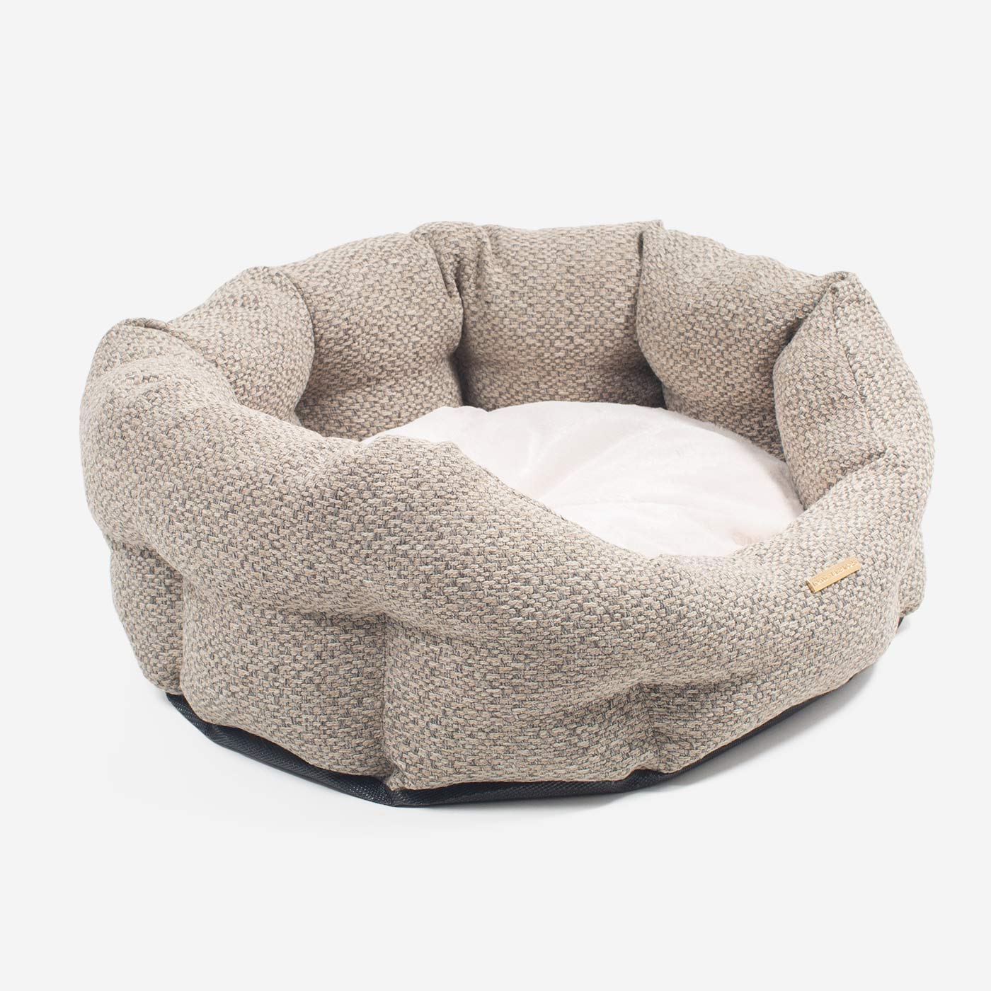 Discover our luxury Herdwick oval dog bed in beautiful pebble, the ideal choice for dogs to enjoy blissful nap-time, featuring reversible inner cushion with raised sides for dogs who love to rest their head for the ultimate cosiness! Handcrafted in Italy for pure pet luxury! Available now at Lords & Labradors 