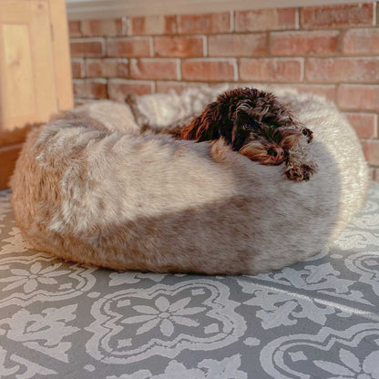 Calming Anti-Anxiety Bed in Siberian Wolf Faux Fur by Lords & Labradors
